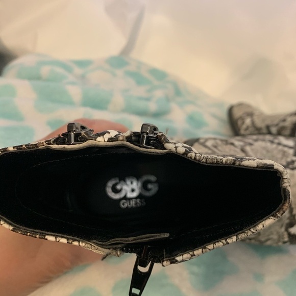 Guess Indee faux leather reptile embossed booties - Picture 7 of 9